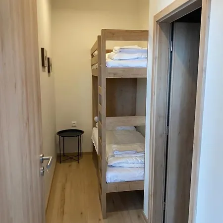 Apartman X12, Hillside *