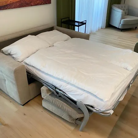 Apartman X12, Hillside *