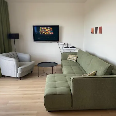 Apartman X12, Hillside